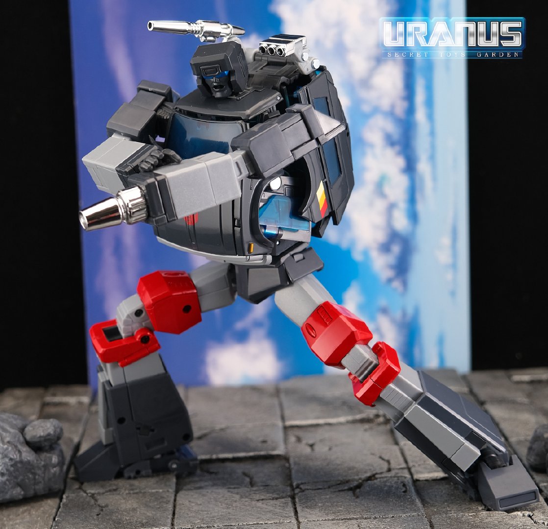 Transformers Masterpiece MP-56 Trailbreaker Toy Photography Images